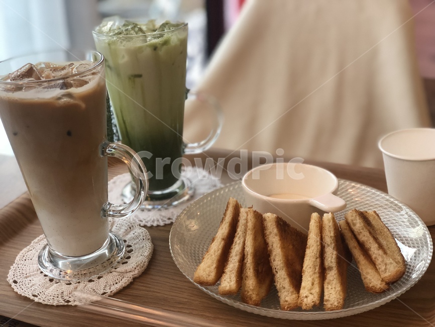 카페,cafe,cafelatte,녹차라떼,카페라떼,식빵,디저트,생크림빵,디저트,간식,후식,dessert,snack,커피,카페,coffee,cafe