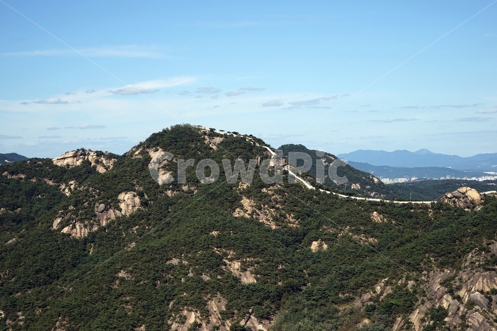 산,자연,인왕산,하늘,여름,성곽,유산,능선,바위,화강암,nature,trees,ridge,ridgeway,pinetree,rock,scene,scenery,더위,햇빛,서울,풍경,landscape,성곽길,자연,풍경,nature,landscape,한국자연풍경,한국자연경관,korea nature landscape,hill,언덕,outdoors,옥외