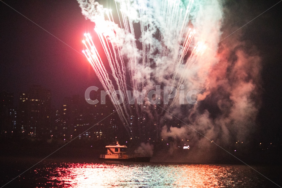 한강,불꽃놀이,유람선,불꽃,축제,야경,밤,풍경,nightscape,night,landscape,축제,행사,festival,carnival,event,nature,자연,outdoors,옥외