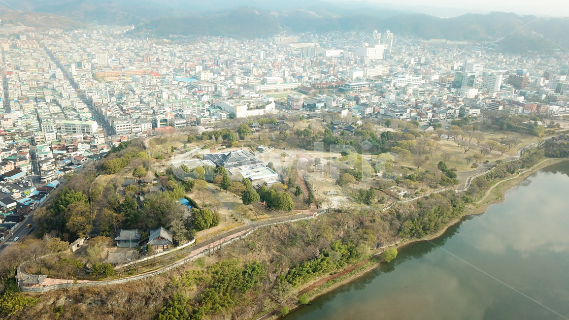진주,진주시,진주성,유적지,관광지,드론,항공뷰,촉석루,성곽,진주시내,남강,도시,풍경,city,landscape,한국도시풍경,한국도시경관,korea cityscape,nature,자연,outdoors,옥외,경치,scenery,aerial view,조감도