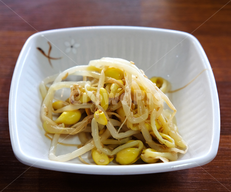 반찬,콩나물무침,식사,테이블,접시,건강식,외식,음식배경,koreantraditionalfood,healthyfood,dinner,delicious,koreansauce,vegetables,salty,background,asian,음식,식재료,요리,food,cook,meal,dishes,food reserves,채소,야채,vegetables,한식,한국음식,한국요리,korean food,korean dishes,korean meal,korean cook