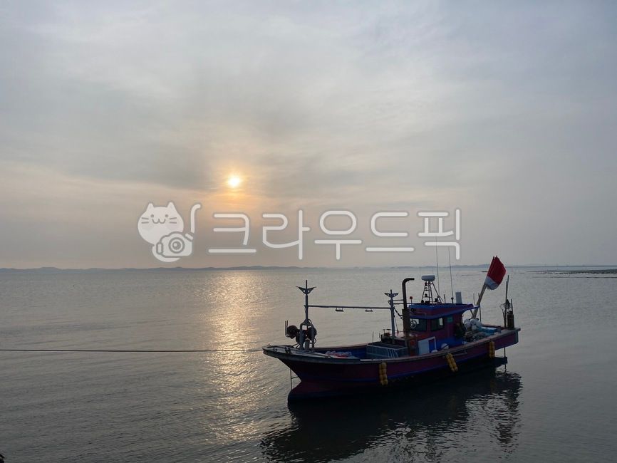 night view,sky,ship,sea road,fishing boat,scenery,sun,sea,cloud,sunset,dock,evening sky,glow