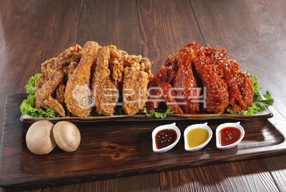 치킨,간장치킨,양념치킨,순살치킨,후라이드,후라이드치킨,치킨세트,음식,음식메뉴,메뉴,양념
