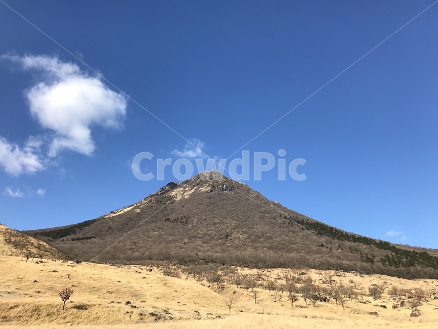 산,유후다케,일본풍경,유후인,절경,하늘,구름,맑음,파란하늘,푸르름,청아함,자연,풍경,nature,landscape,outdoors,옥외