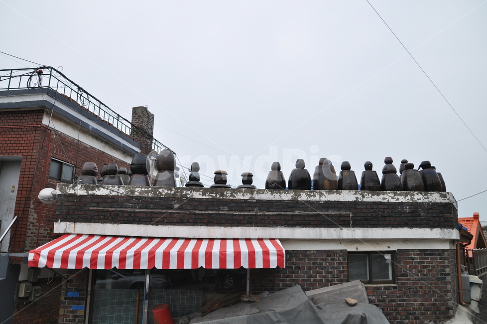 골목길,항아리,장독대,옥상,단독주택,골목,건축물,건물외관,exterior,building,structure,architecture,construction