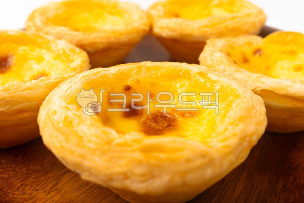 Egg tart,tart,egg,custard,pastry,pastry,pie,pastry,dessert,snack,dessert,Portuguese food,Portuguese culture,Macau food,Macau culture,food,meal,food,groceries,ingredients,ingredients,food ingredients,close-up,sweet,soft