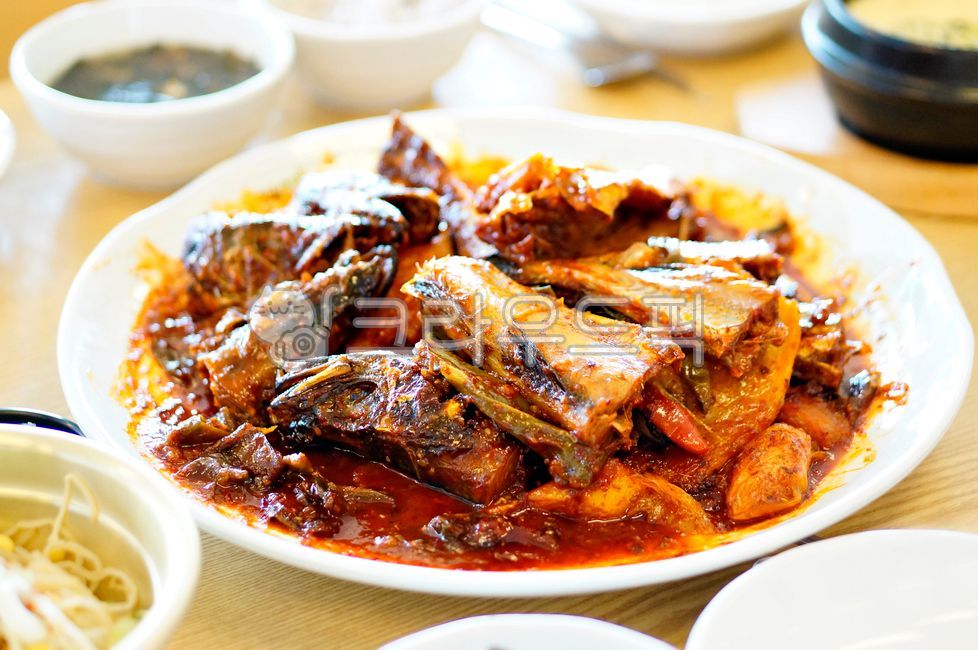 Steamed dried pollack,koreanmeal,snack,Midnight Snack,Korean food,stewed fish,Spicy seasoned dishes,Drink snacks,Braised nose bridge,Korean cuisine,cook,Steamed fish,Korean,dishes,food,fish dishes,meal,koreancook,Menu Board Dishes,koreandishes,stewed poll