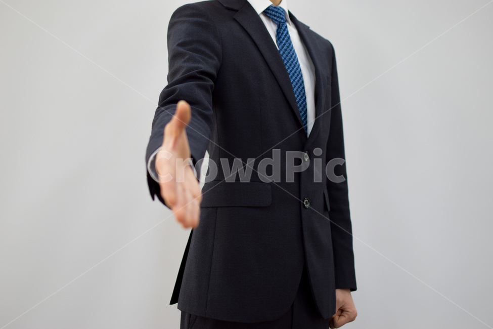사업,사업가,영업,비지니스,비즈니스,손,정장,자세,사장,사장님,협동,인사,거래,협력,직업,신입,상사,사원,넥타이,신뢰,관계,회사,기업,대기업,직장,면접,파트너,변호,변호사,성공,감독,셔츠,임원,외교,마케팅,컨설팅,법,프로,전문가,남자,사람,인물,인간,human,person,손,제스처,표시,손짓,표현,gesture,hand,sign,expression,남성,남자,man,male,산업,industry,industrial,비즈니스,사업,business,service,work