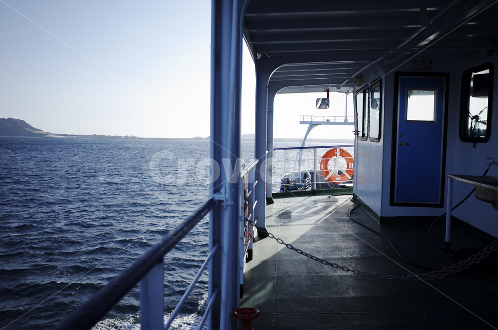 파란,푸른,파란바다,바다,sea,물결,물,water,자연,blue,배,구명,ship,교통,교통수단,traffic,transportation