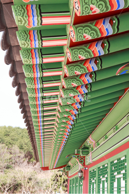 건축,아시아,지붕,건물,한국,중세,미술,문화,대한민국,전통,궁,궁궐,궁전,한옥,색상,단청,다채로운,패턴,무늬,문양,기와,문화유산,처마,전통무늬,전통문양,동양,아름다운,건축물,목재,목조건물,한국전통,한국문화,korean traditional,korean culture,건축물,건물외관,exterior,building,structure,architecture,construction