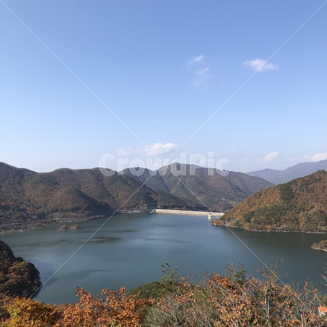 밀양댐,밀양,댐,자연,풍경,물,water,nature,배경,나무,하늘,구름,sky,skyview,outdoors,밖,가을