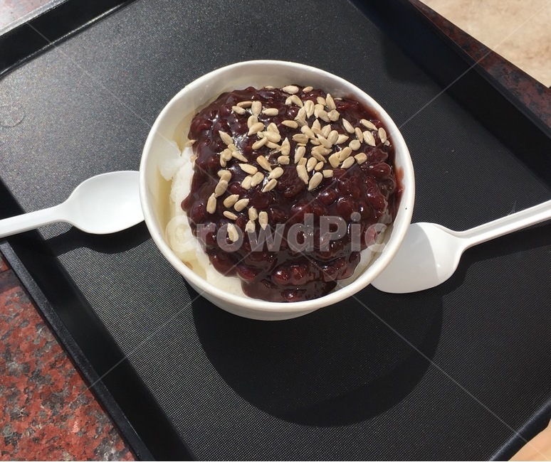 여름,팥빙수,더위,단팥,빙수,여름,계절,summer,season,음식,식재료,요리,food,cook,meal,dishes,food reserves,디저트,간식,후식,dessert,snack,plant,식물,spoon,숟가락