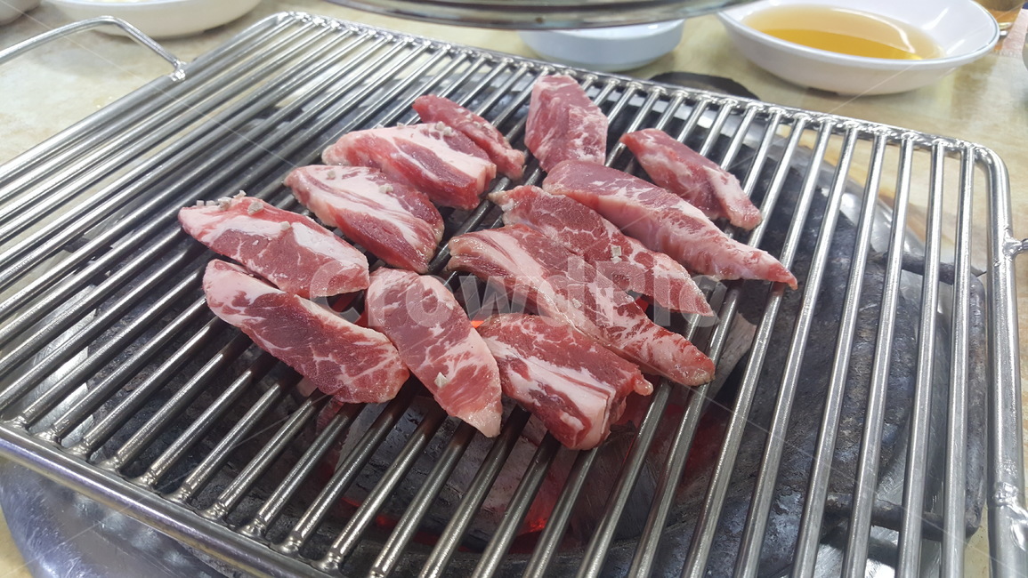 고기,불판,갈매기살,돼지고기,음식,바베큐,음식,식재료,요리,food,cook,meal,dishes,food reserves,육류,고기,meat