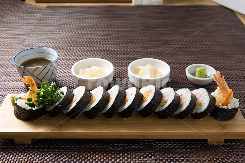 음식,요리,일식,롤,김밤,마키,김말이초밥,음식,식재료,요리,food,cook,meal,dishes,food reserves,일식,일본음식,일본요리,Japanese food,Japanese dishes,Japanese meal,Japanese cook