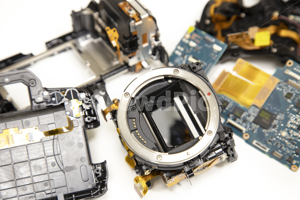 카메라,부품,케이스,전자회로,기판,알루미늄,거울,바디,플라스틱,나사,원형,마운트,망가진,고치는,분해,조립,손상,미러