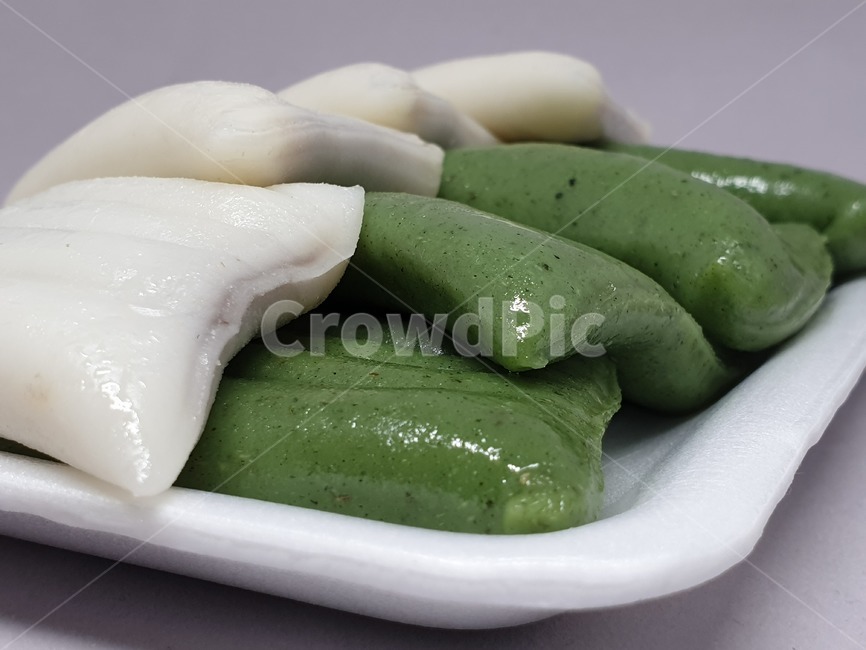 떡,절편,쑥떡,송편,tteok,ricecake,고유음식,스티로품,포장,군것질,food,먹는거,먹는것,한국전통,전통,명절,사물,오브젝트,object,음식,한국음식,명절음식,전통음식,식사대용,간식,디저트,후식,음식,식재료,요리,food,cook,meal,dishes,food reserves