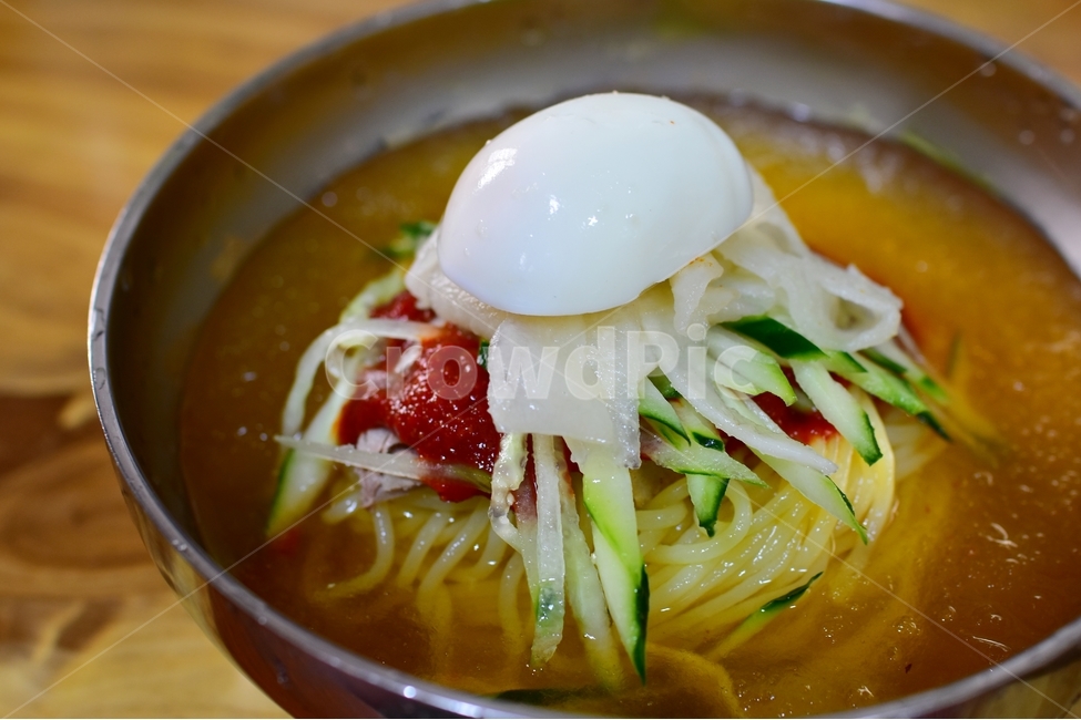 음식,냉면,국수,밀면,면,라면,여름,계란,오이,냉국수,얼음,냉밀면,여름,계절,summer,season,음식,식재료,요리,food,cook,meal,dishes,food reserves,면류,면요리,noodles,한식,한국음식,한국요리,korean food,korean dishes,korean meal,korean cook,bowl,사발,dish,식사,egg