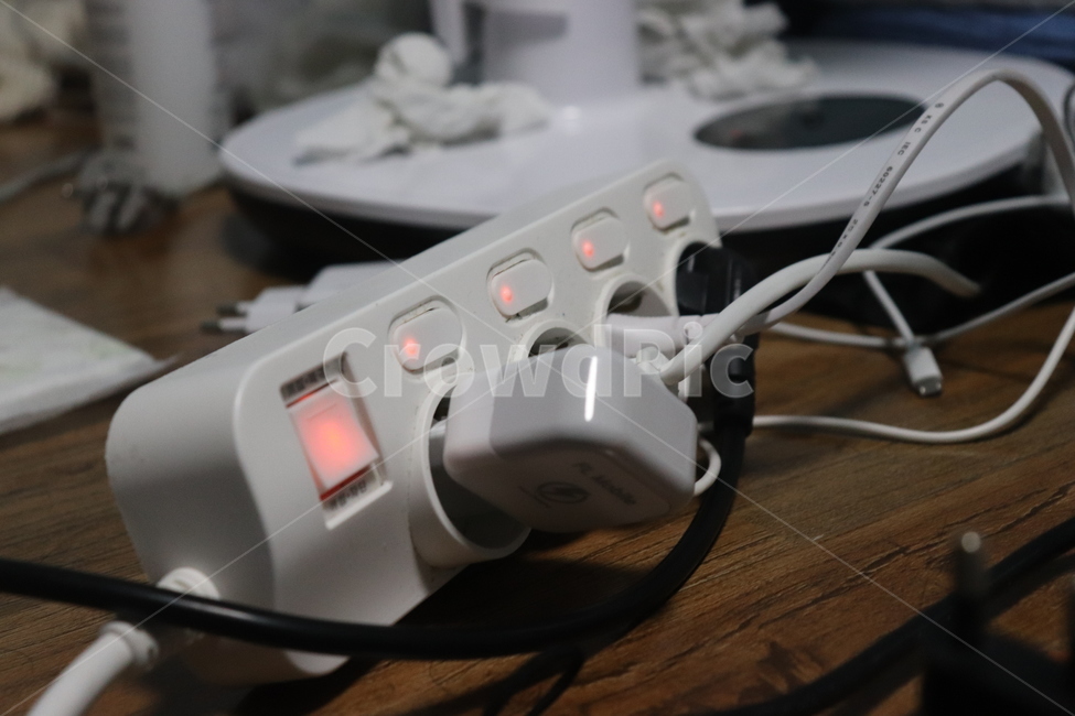 멀티탭,가전제품,전기,복잡,혼잡,더러움,콘센트,electric,appliances,confusion,power,powerbar,powerstrip