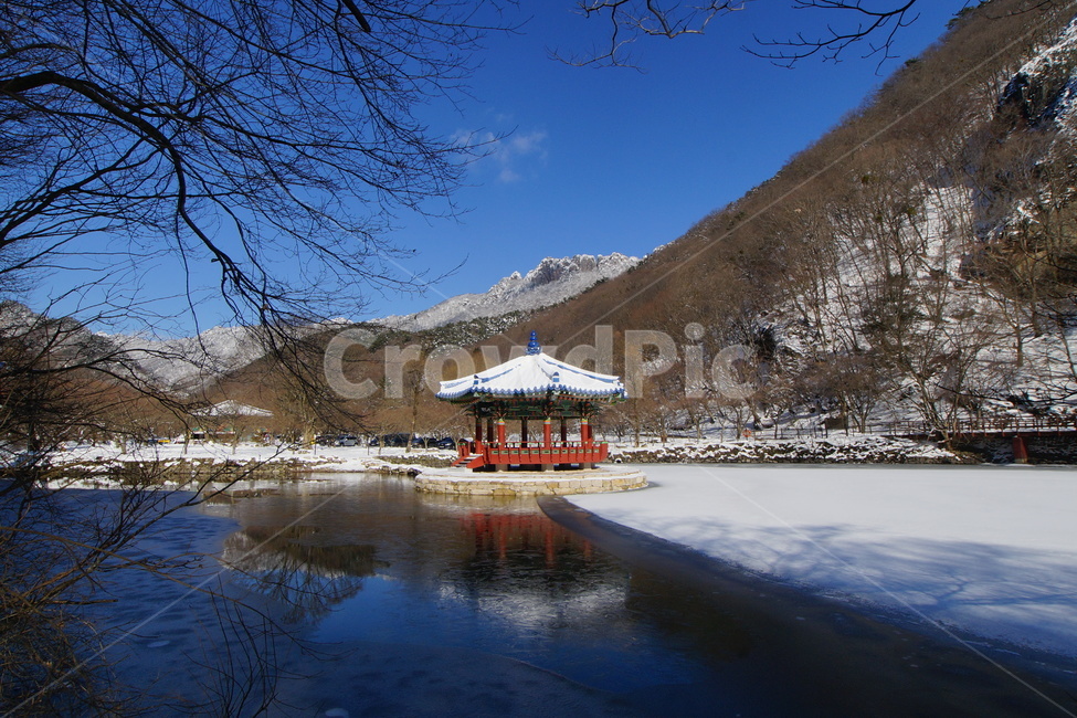 내장산설경,우화정,설경,국립공원,정읍,푸른하늘,겨울,눈,겨울,계절,winter,season,자연,풍경,nature,landscape,한국자연풍경,한국자연경관,korea nature landscape,gazebo,전망대