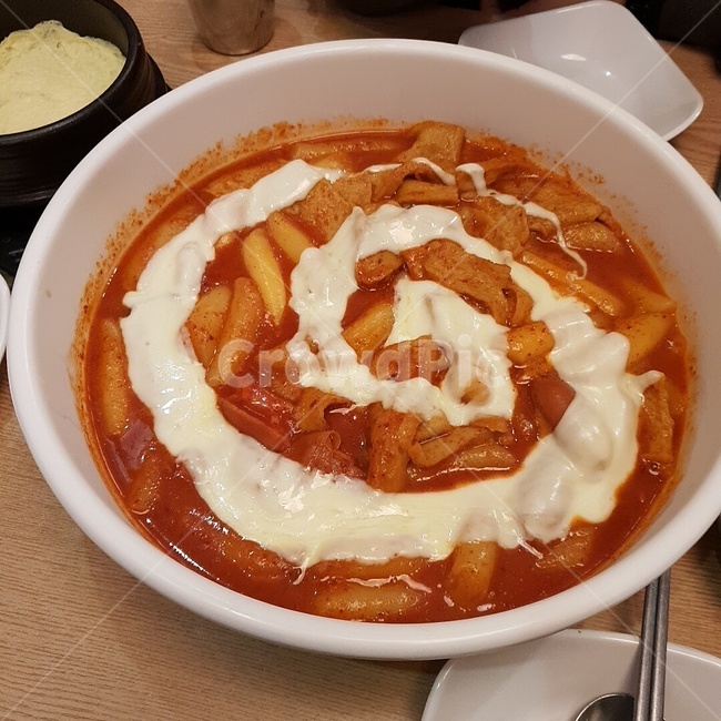 Cheese Tteokbokki,Fish cake,rice cake,tteokbokki,spicy,Egg custard,cheese