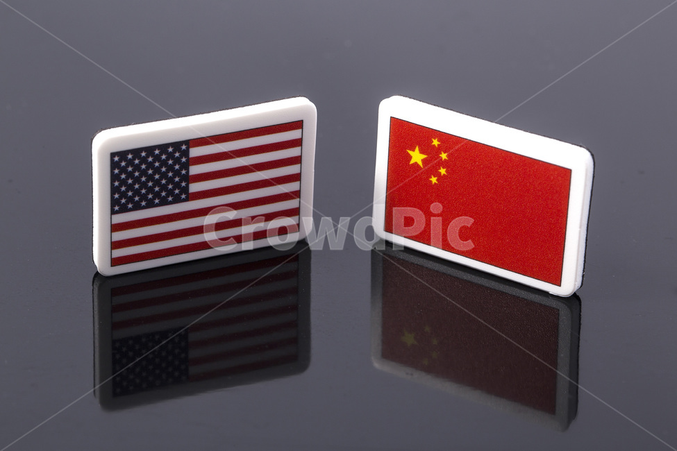 미국,중국,국기,flag,무역,전쟁,trade,국가,문화,민주주의,플래그,애국심,조각,자존심,기호,무역전쟁,세계,미국국기,중국국기,글로벌,경쟁,아메리카,차이나,상징,평화,레드,협정,반사,해외,외국,세계,foreign,oversea,world,비즈니스,사업,business,service,work,연출,컨셉,콘셉,direction,concept