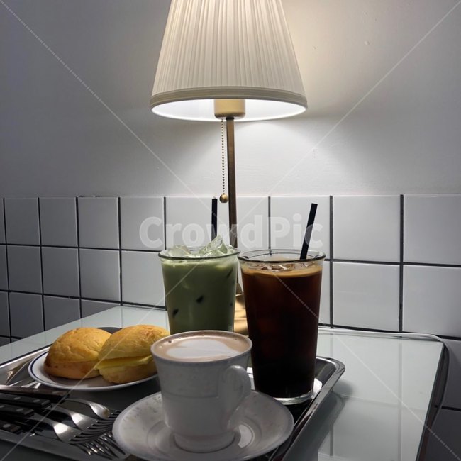 lamp,coffeecup,pottery,커피,분위기있는,조용한