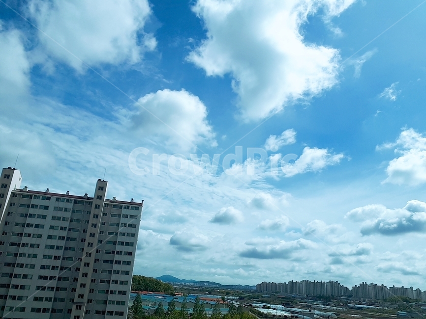푸른하늘,하늘,자유로운,맑음,아파트,도시,풍경,city,landscape,한국도시풍경,한국도시경관,korea cityscape,nature,자연,outdoors,옥외,weather,날씨,sky,azure sky,푸른 하늘