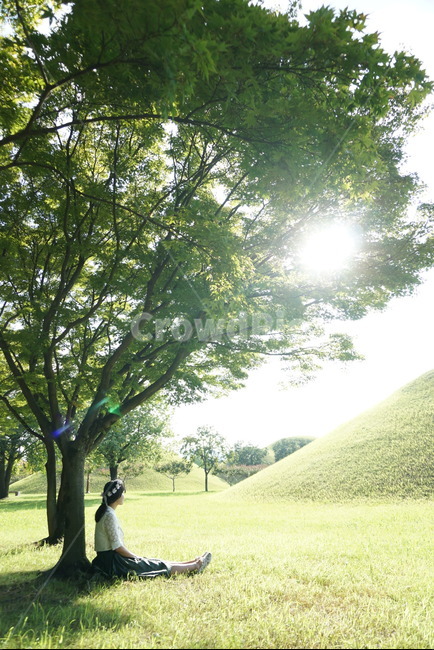 경주,대릉원,개량한복,봄바람,gyeongju,korea