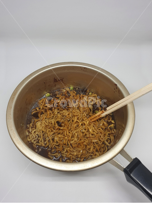 냄비,요리,레시피,recipe,cook,조리,조리도구,요리도구,라면,짜장면,인스턴트식품,식품,인스턴트,맛있는,짜장,젓가락,나무젓가락,chopsticks,푸드,food,끼니,짜파게티,음식,식재료,요리,food,cook,meal,dishes,food reserves,면류,면요리,noodles