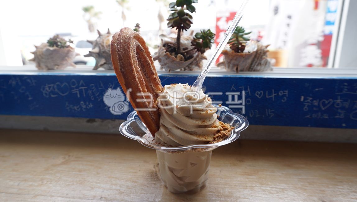 soft ice cream,icecream,ice cream,dessert,cream