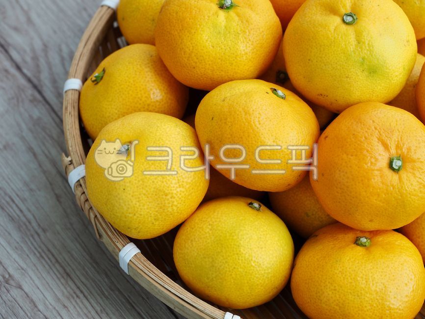 mandarin,citrus fruits,tangerine,jejutangerine,Jeju Island Specialties,fruit,yellow,jeju island,jejuisland,food,tangerines,citrusfruit,jejuislandspecialties,background,plant,Jeju tangerines