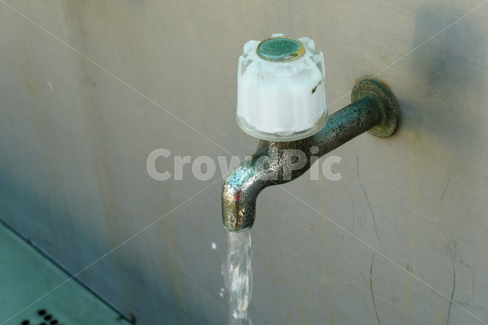 수도,수도꼭지,물,수돗가,water,spigot,수돗물,공공시설,상수도,에너지,energy,절약,사물,물건,오브젝트,thing,object,matter