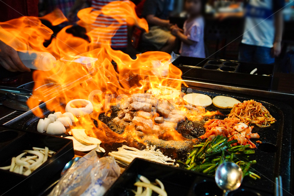 음식,요리,삼겹살,고기,불,fire,구이,감성,식재료,한국음식,food,cook,식품,meal,식사,음식,식재료,요리,food,cook,meal,dishes,food reserves,육류,고기,meat