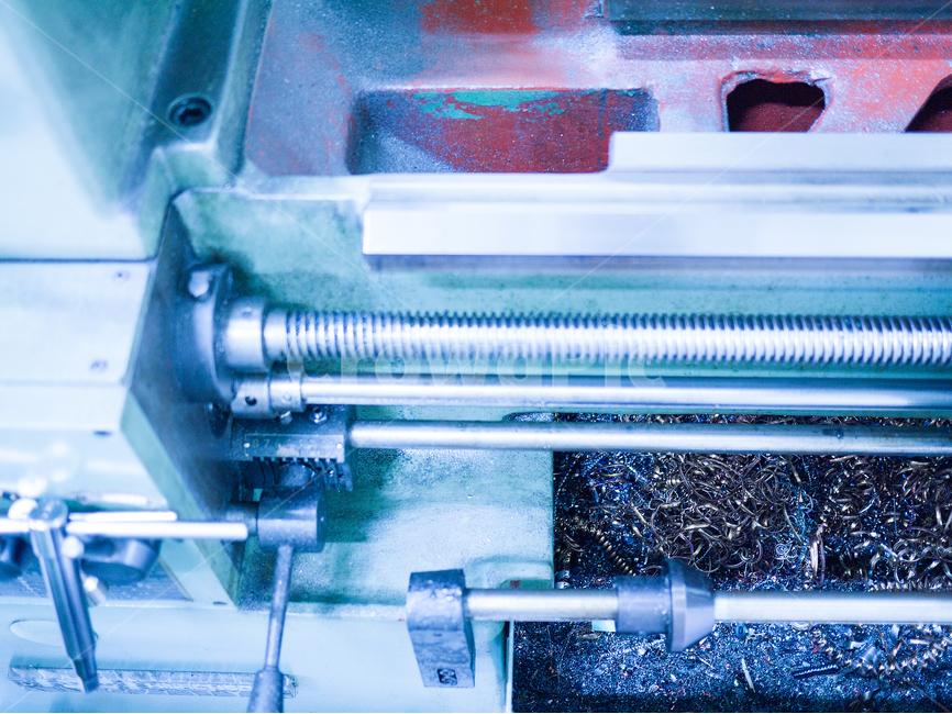 선반,lathe,범용선반,grinding,연마,기계,금형,공장,작업,생산,machine,milling,밀링,제조,산업,industry,industrial,제조업,manufacturing business,manufacturing industry