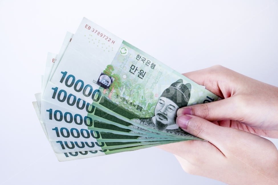 돈,지폐,현금,금융,은행,세배,새해,세뱃돈,계산기,다울,배경,백그라운드,설,명절,사람,인물,인간,human,person,신체일부,몸,body,금융,돈,finance,banking,money,누끼,remove background