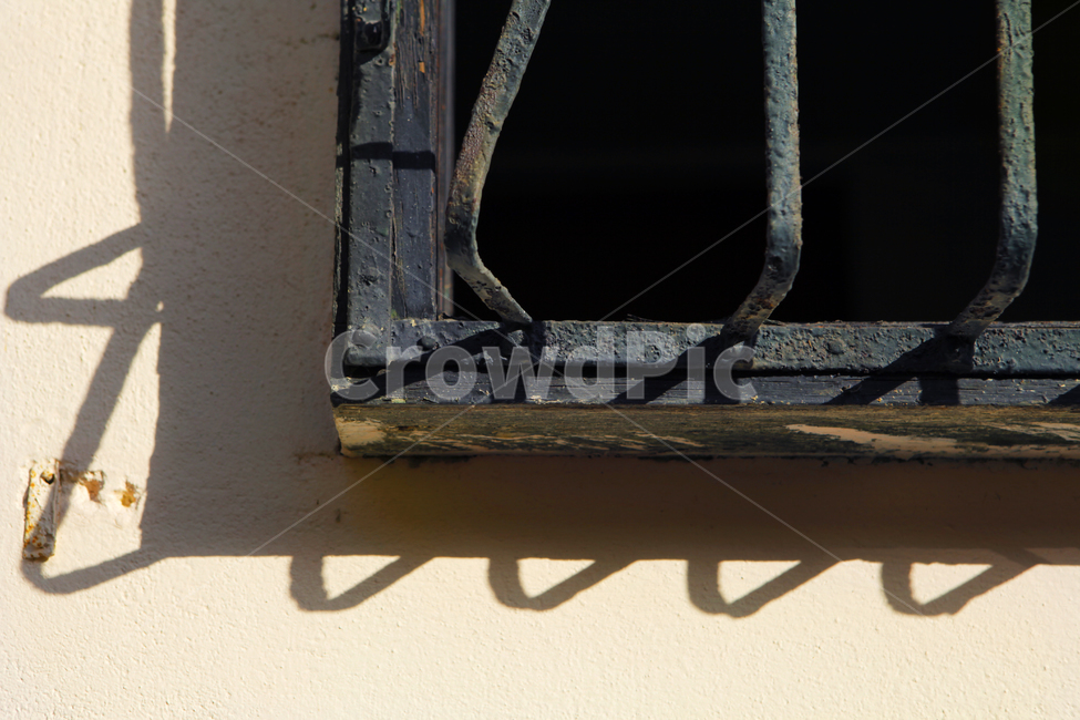 그림자,창문,창틀,오래된,낡은,철창,구부러진