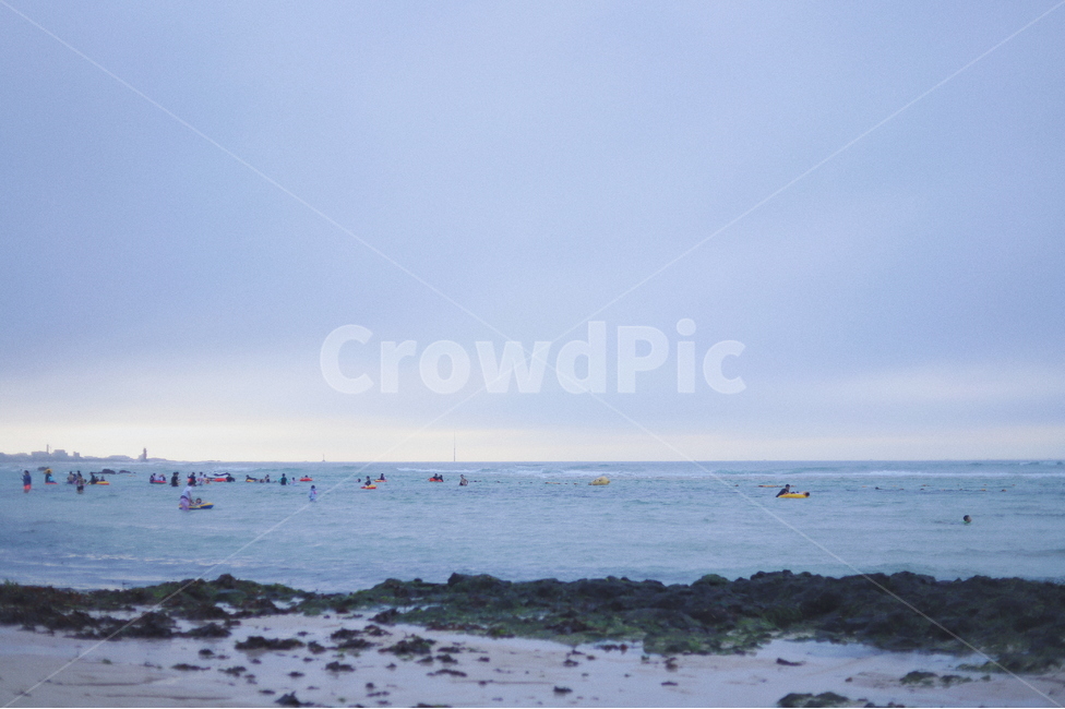 바다,곽지해수욕장,곽지과물해변,하늘,돌,모래사장,해수욕장,beach,sky,자연,풍경,nature,landscape,해변,바다,beach,sea,제주도,jeju,jeju island,사람들,대중,군중,other people,crowd