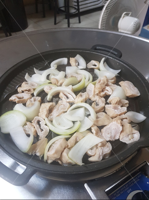 막창,고기,양파,밥,2인분
