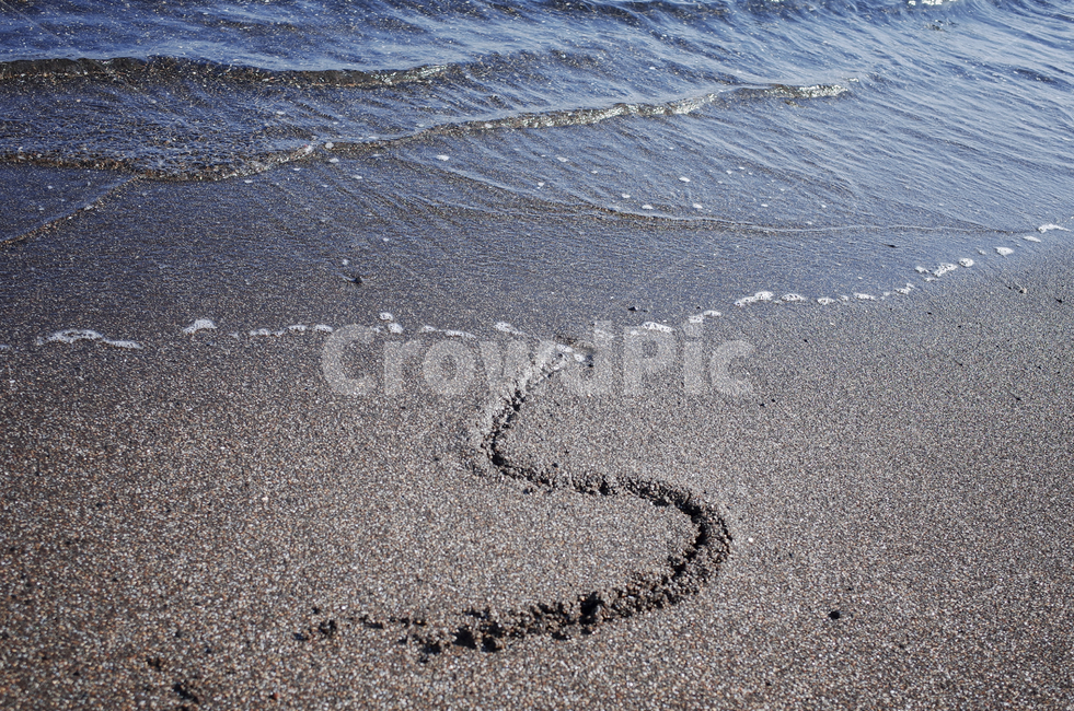 sand,모래,nature,자연,outdoors,옥외,shoreline,해안선,water,물,알파벳,alphabet,sea,바다,해변,beach