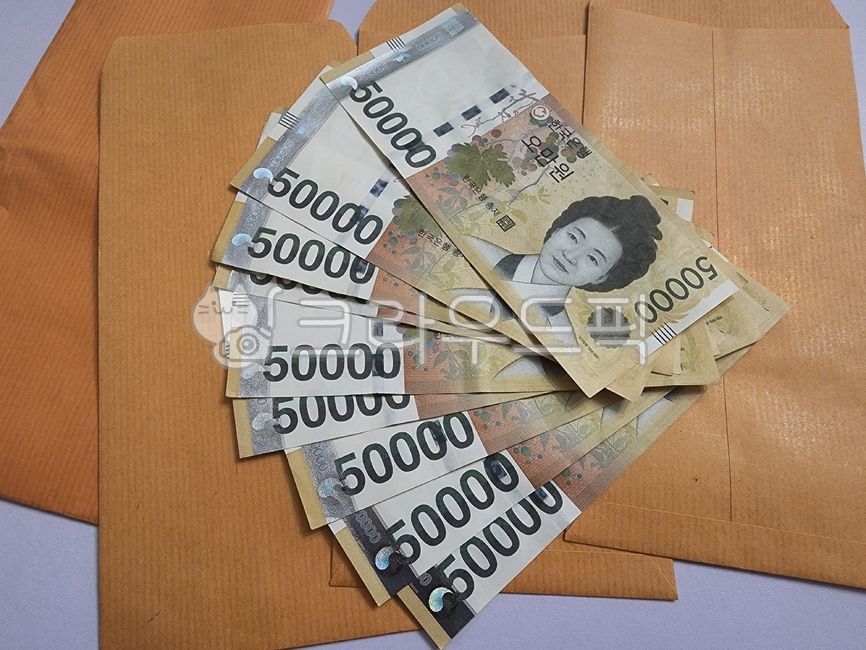 돈,머니,오만원,5만원,50000원,알바비,현금,노란봉투,생활비,저축,저금,신사임당,비자금,비상금,봉투,지폐,용돈