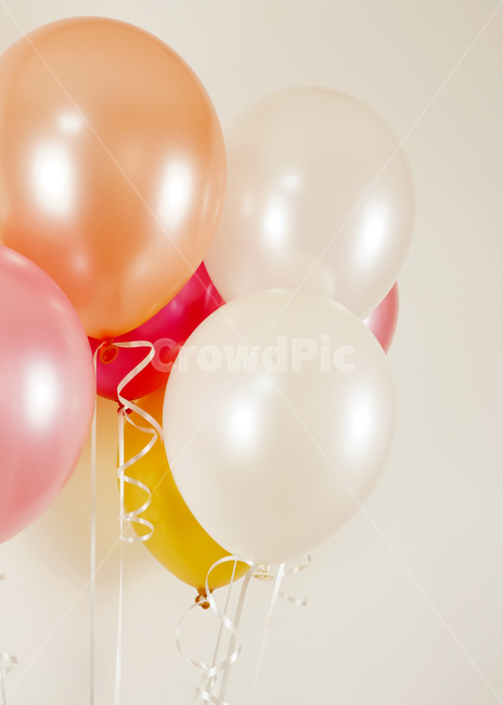 풍선,배경,백그라운드,파티,이벤트,컬러풀,balloon,기념일,생일,리본,party,birthday,congratulations,노랑,주황,컬러,기념일,축하,anniversary,congratulation,celebrate,celebration