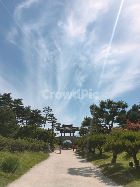 성곽입구,흙길,하늘,나무,한국적인,자연,풍경,nature,landscape,한국자연풍경,한국자연경관,korea nature landscape,outdoors,옥외,garden,정원,arbour,정자