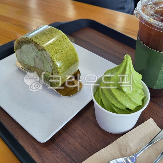 녹차음식,녹차아이스크림,아이스크림,롤케잌,녹차케잌,간식,cream,food,음식,dessert,디저트,creme,크림