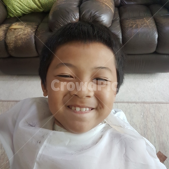 얼굴,아들,이발,미소,표정,smile,haircut,치아,순진,평화로운,사람,인물,인간,human,person,어린이,어린아이,child,children,kid