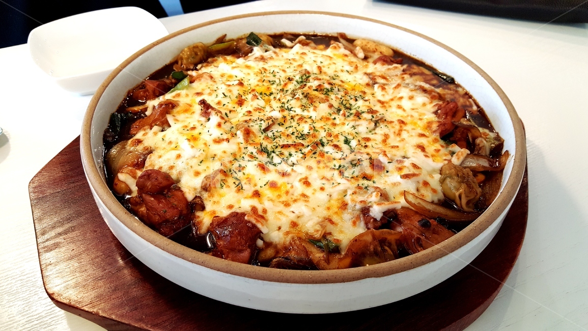 찜닭,음식,맛있는,닭고기,치즈,피자치즈,먹는,닭,음식,식재료,요리,food,cook,meal,dishes,food reserves