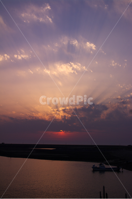 하늘,석양,노을,구름,빛,풍경,바다,sunset,안면도,꽃지해변,자연,풍경,nature,landscape,sunlight,햇빛,outdoors,옥외,boat,보트,transportation,교통,vehicle,차량
