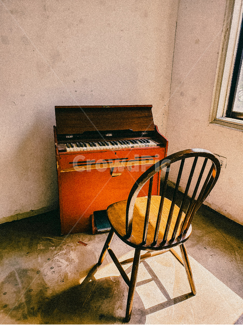 의자,빈티지,낡은,감성,풍금,필름,빈티지사진,빈티지느낌,빈티지감성,vintage,악기,음향기기,musical instrument,musical equipment