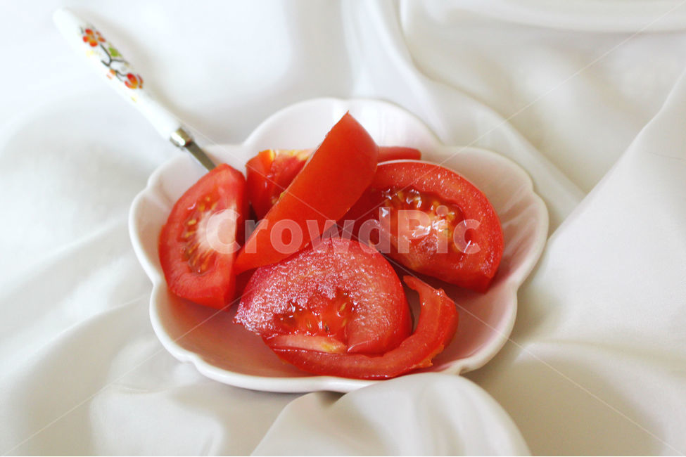 감성사진,토마토,채소,식재료,열매,음식,붉은색,붉은과일,red,tomato,vegetable,food,연출,컨셉,야채,과일,음식,식재료,요리,food,cook,meal,dishes,food reserves,채소,야채,vegetables