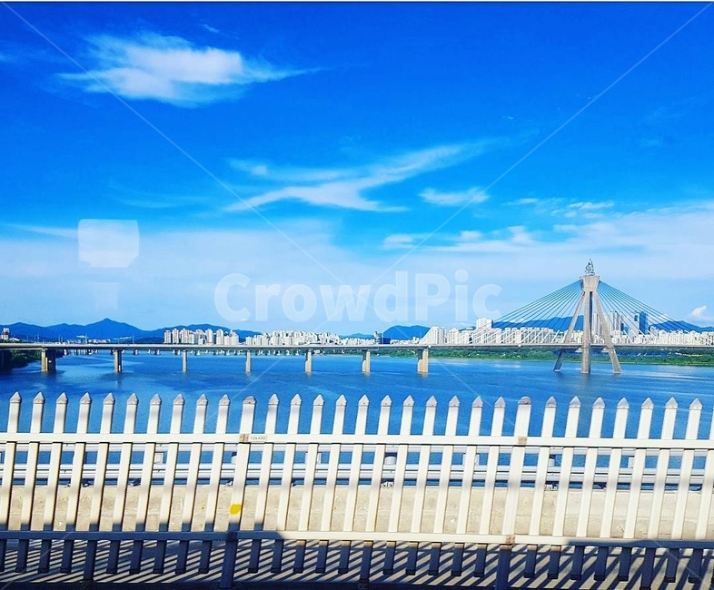 한강,파란색,서울풍경,하늘,국내풍경,한강다리,청량함,건축물,건물외관,exterior,building,structure,architecture,construction