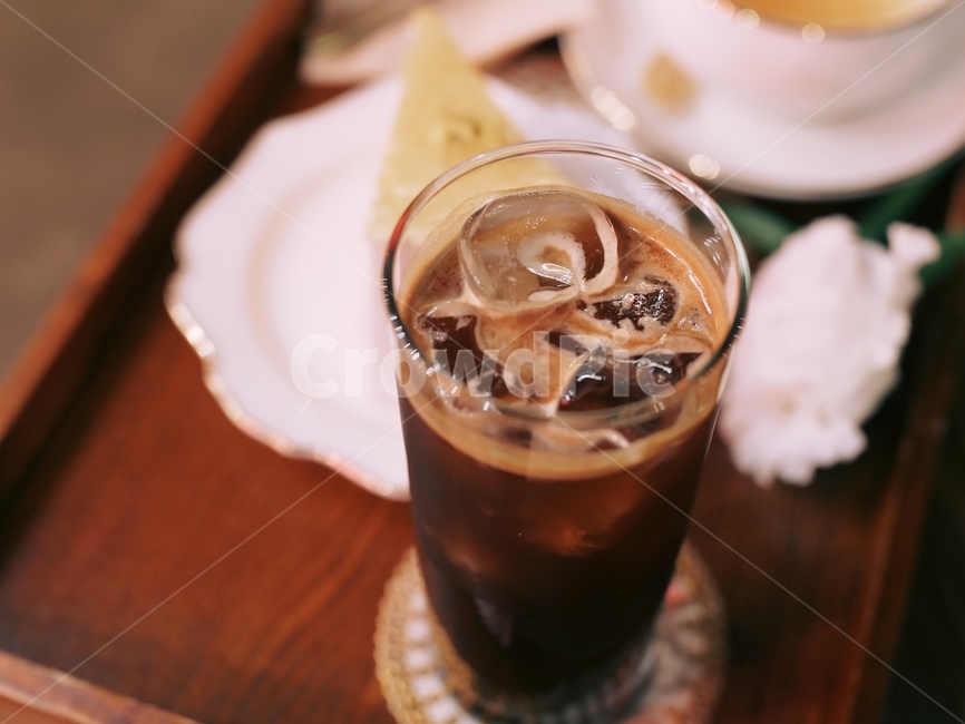 cafe,soft lighting,coffee,cool drink,out of focus,iced coffee